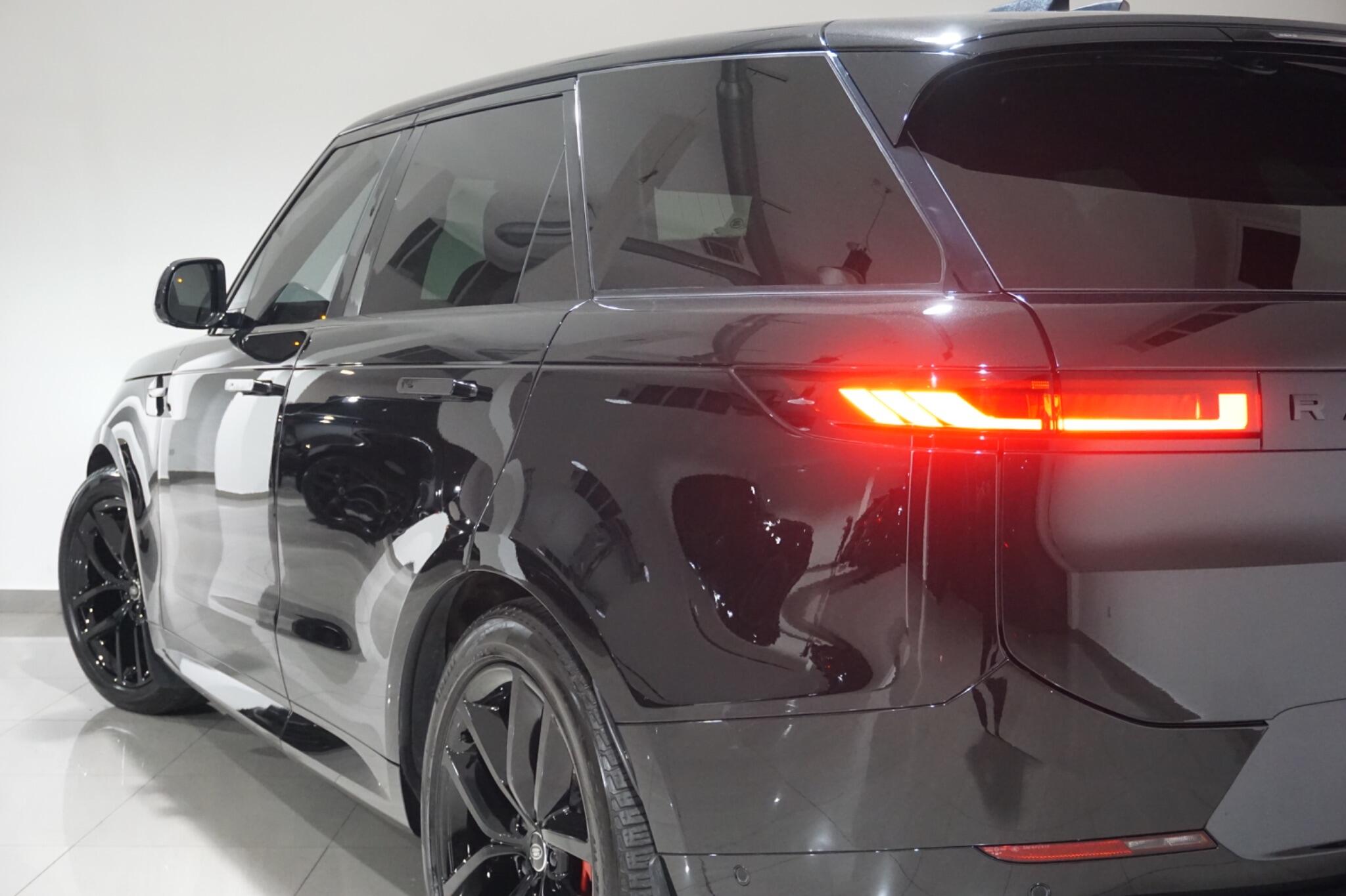 Land Rover Range Rover Sport 3.0 D300 MHEV Dynamic SE Auto 4WD Euro 6 (s/s) 5dr